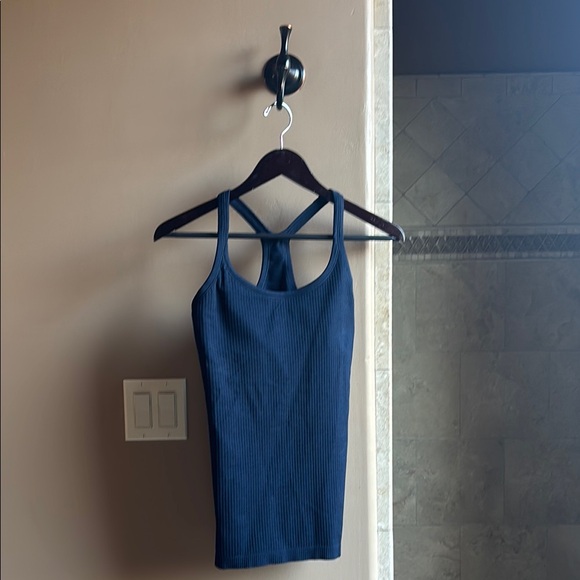 Lululemon - Picture 1 of 3